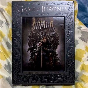Season 1 Game of Thrones DVD set